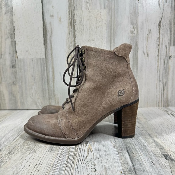 Born Taupe Tan Suede Lace-Up Ankle Boots with Block Heel #569 - Picture 1 of 12